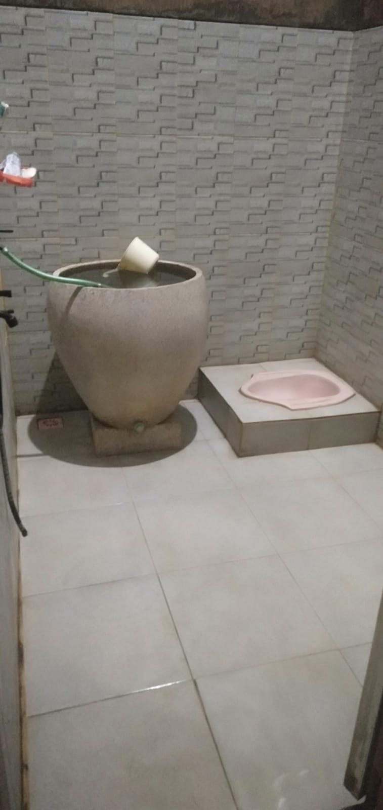 Tampak Kamar Mandi